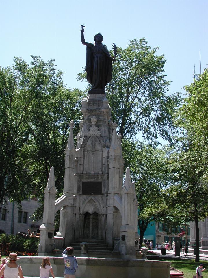 Statue honouring Recollet Monks (arrived in 1615) in Place d'Armes, outside Chateau Frontenac (at end of tour)