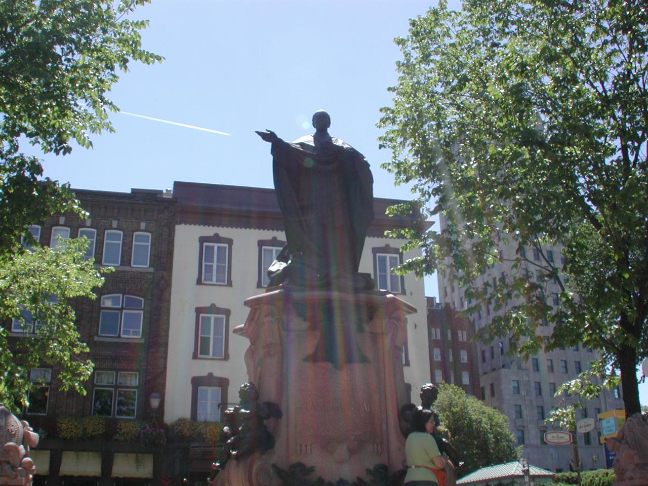 Statue in square outside Basilica Notre Dame de Québec