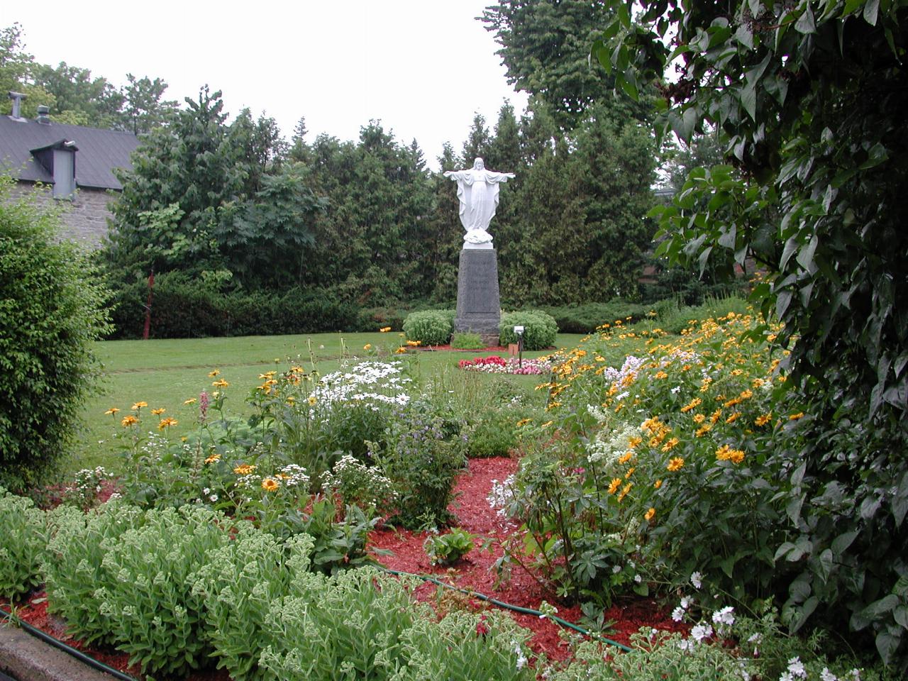 The garden of Hotel-Dieu de Montreal