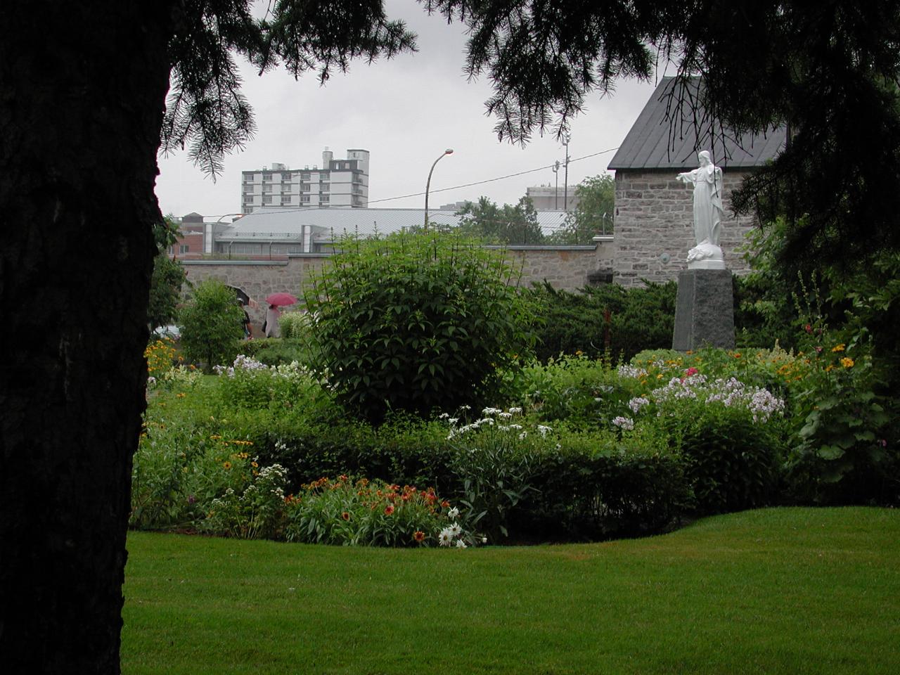 The garden of Hotel-Dieu de Montreal