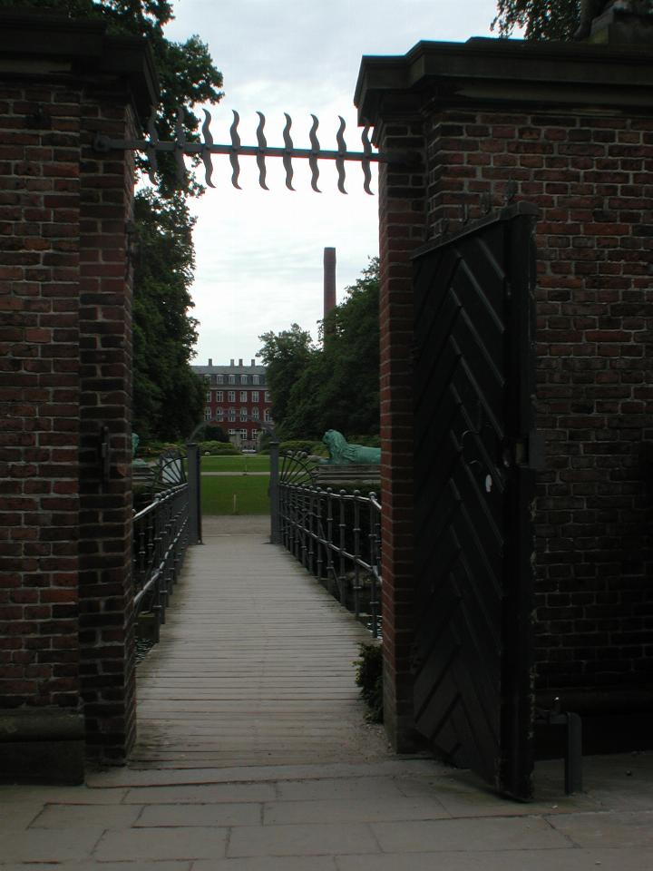 KPLU Viking Jazz: Rosenborg Slot (Palace), looking south across Rosenborg Have