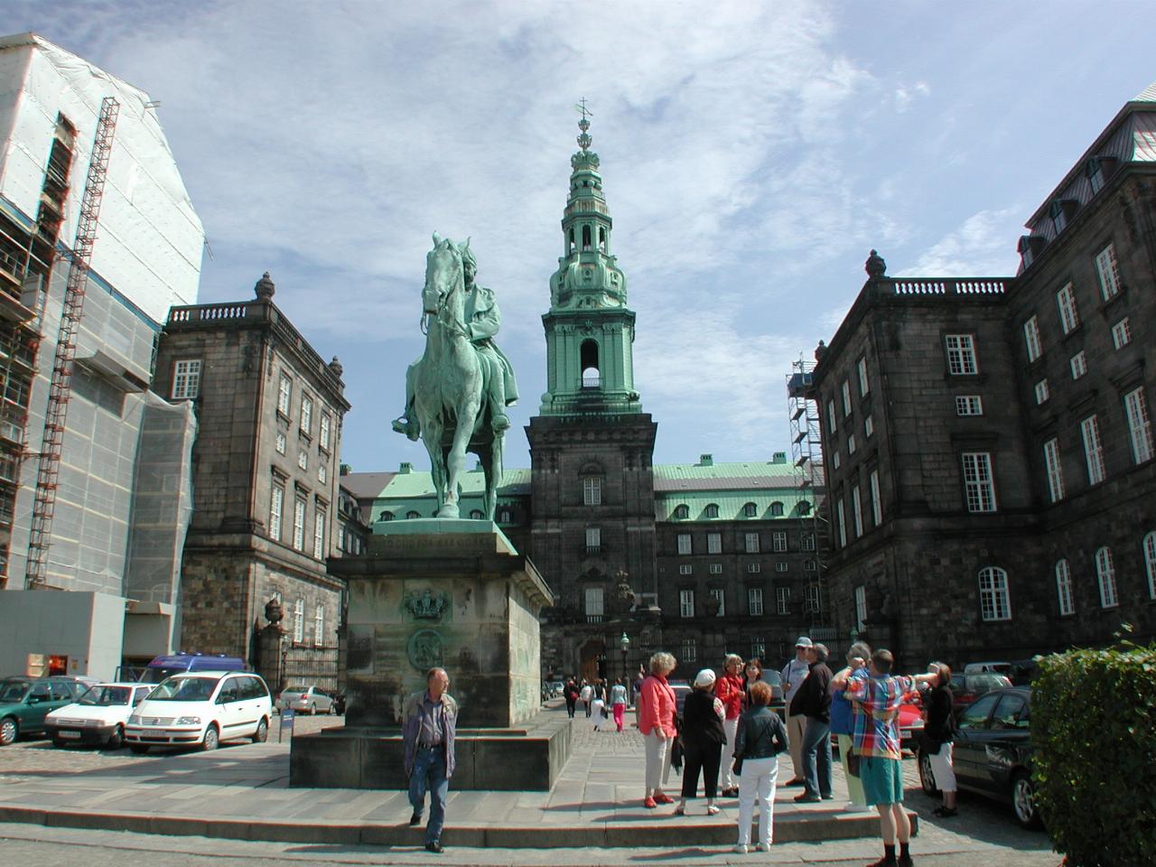 KPLU Viking Jazz: Christian IX, in the courtyard of Christiansborg Slot