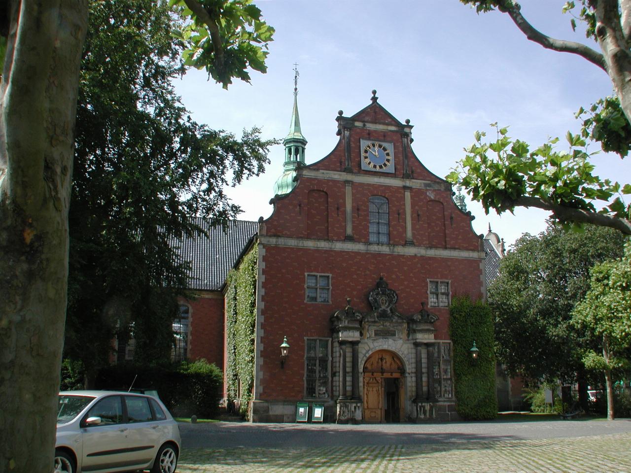 KPLU Viking Jazz: Main entrance to Holmens Kirke