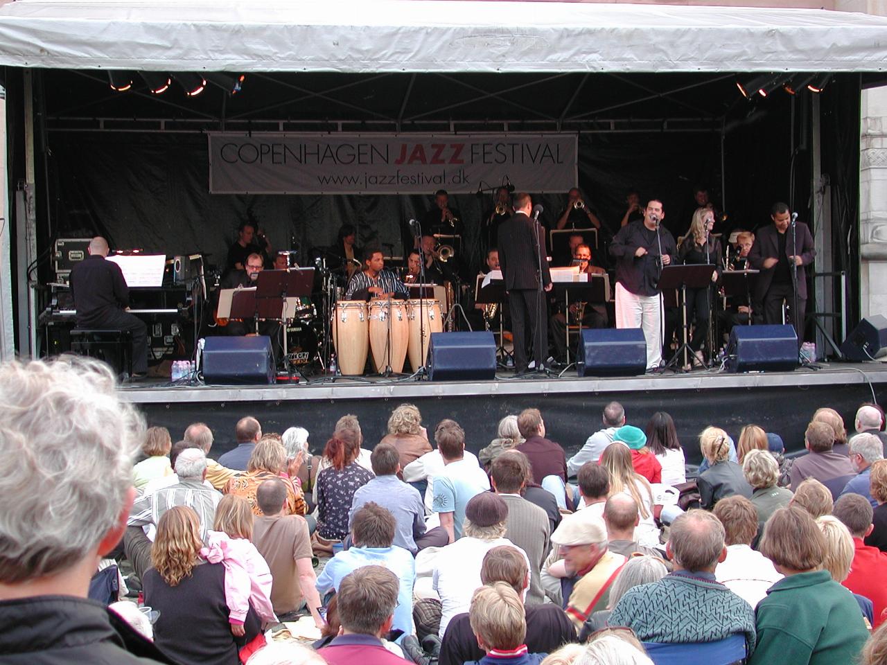 KPLU Viking Jazz: DR (Danish Radio) Big Band with unknown Conga Drum player and great singing trio