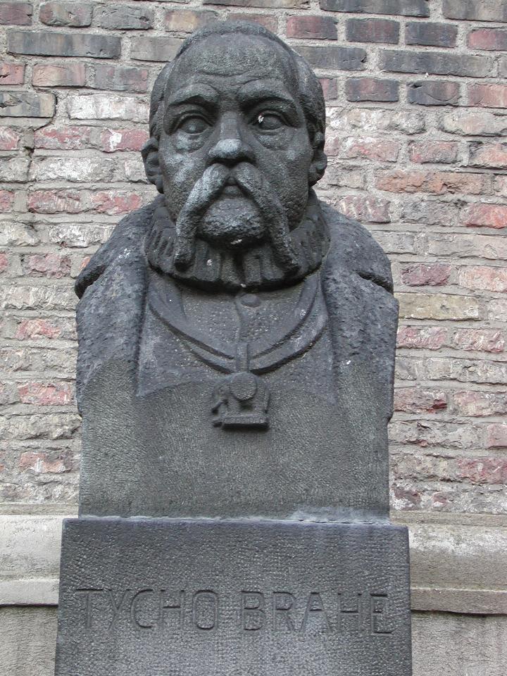 KPLU Viking Jazz: Bust of astronomer Tycho Brahe at foot of Rundetårn