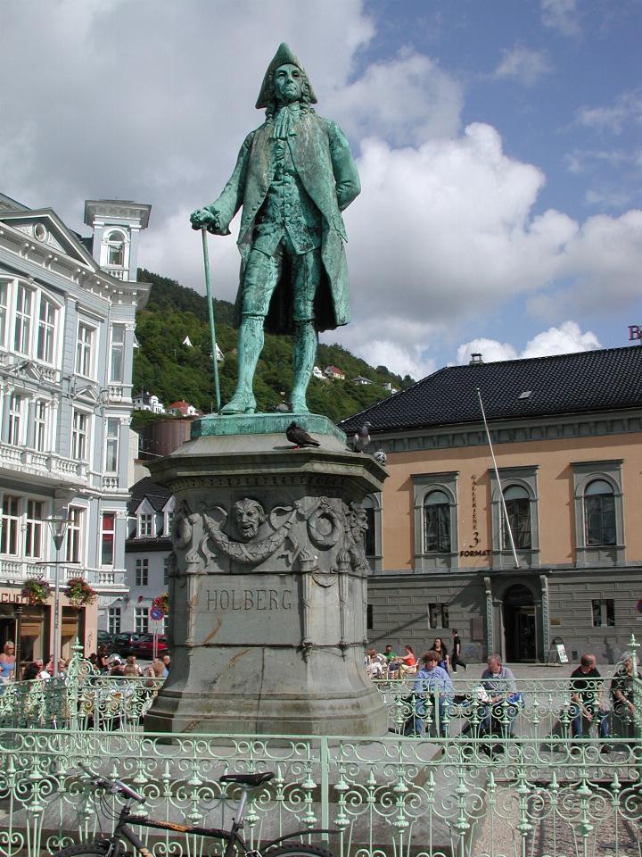 KPLU Viking Jazz: More street statues: Holberg at end of quay of Bergen harbour