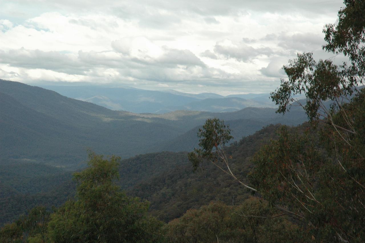 Scammell Ridge lookout view, telephoto view